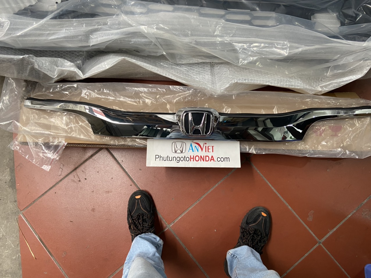 Ốp đèn soi biển số xe Honda CRV 2016-2017